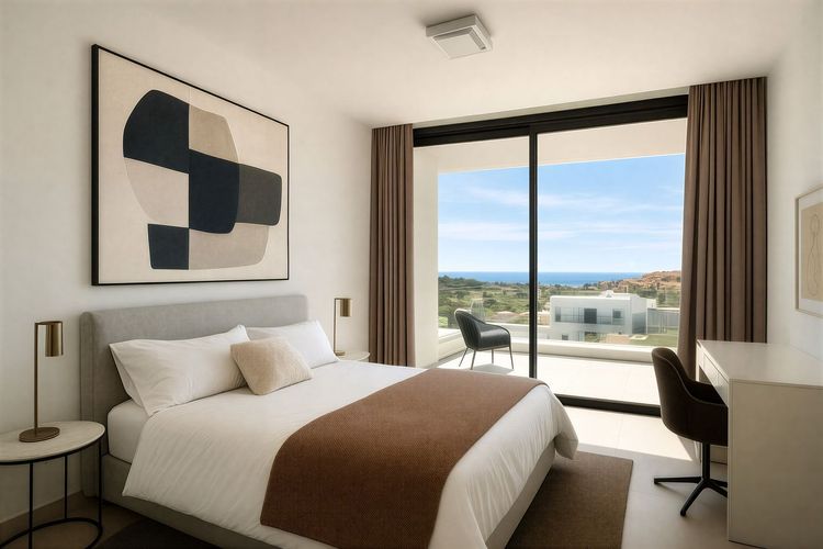 House | Resale in La Duquesa in La Duquesa, Costa del Sol - Photo 2