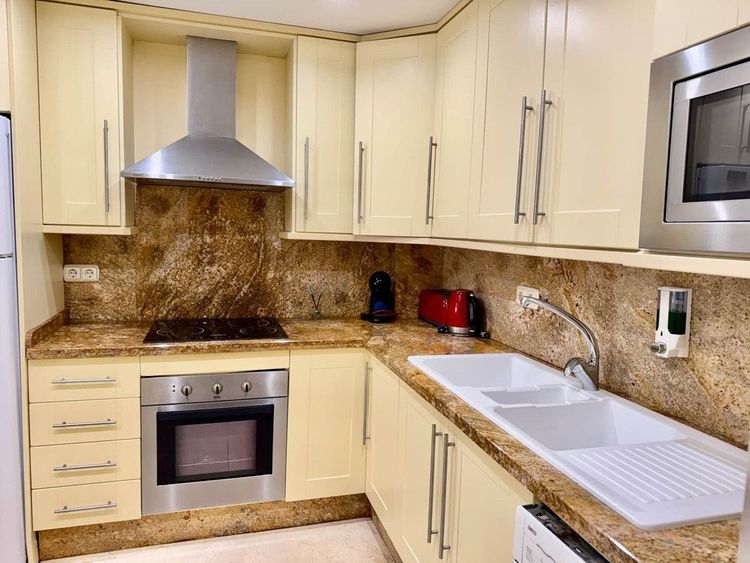Apartment | Resale in Marbella in Marbella Others, Costa del Sol - Photo 5
