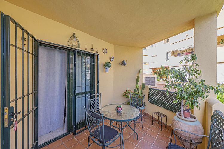 Apartment | Resale in Marbella in Marbella Others, Costa del Sol - Photo 3