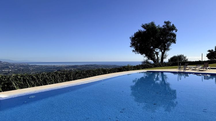 House | Resale in Elviria - Development photo 1