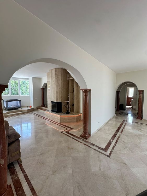 House | Resale in Estepona in Estepona, Costa del Sol - Photo 5