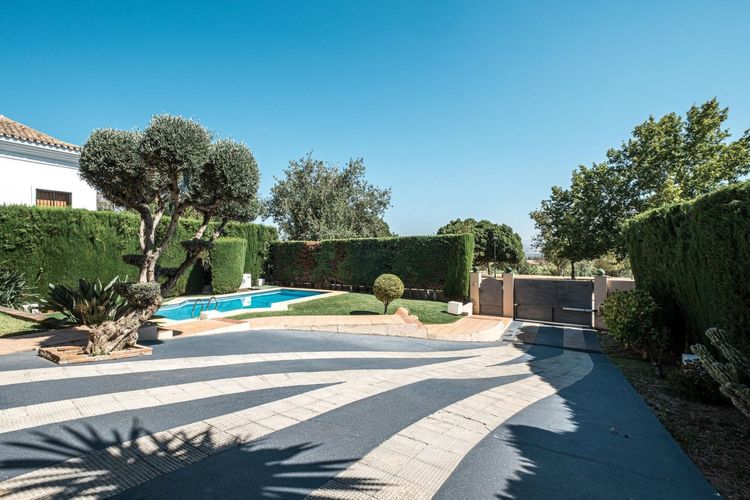 House | Resale in Alhaurín de la Torre in Alhaurín de la Torre, Costa del Sol - Photo 5