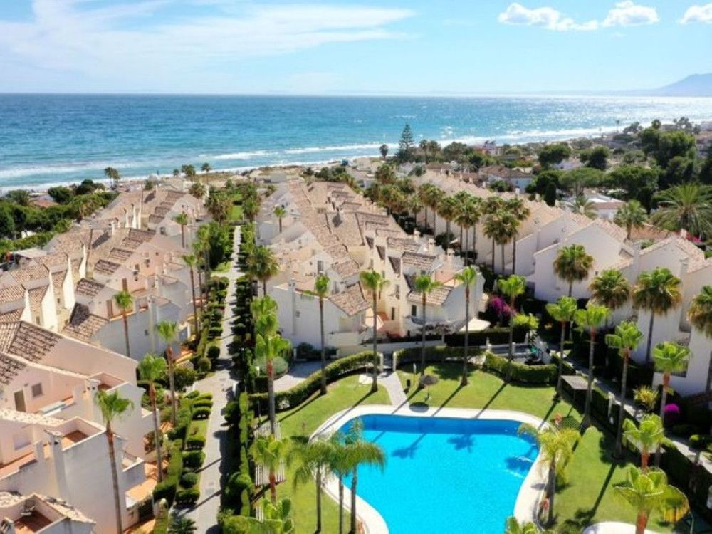 House | Resale in Costabella in Costabella, Costa del Sol - Main property photo