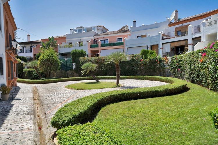 House | Resale in Estepona - Development photo 1