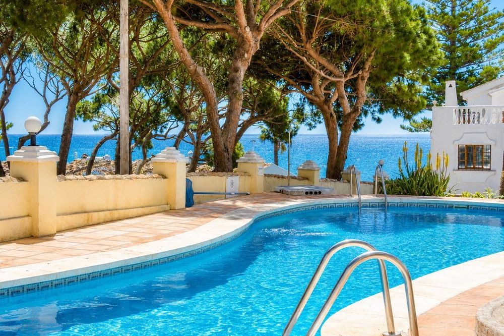 House | Resale in Calahonda in Calahonda, Costa del Sol - Main property photo