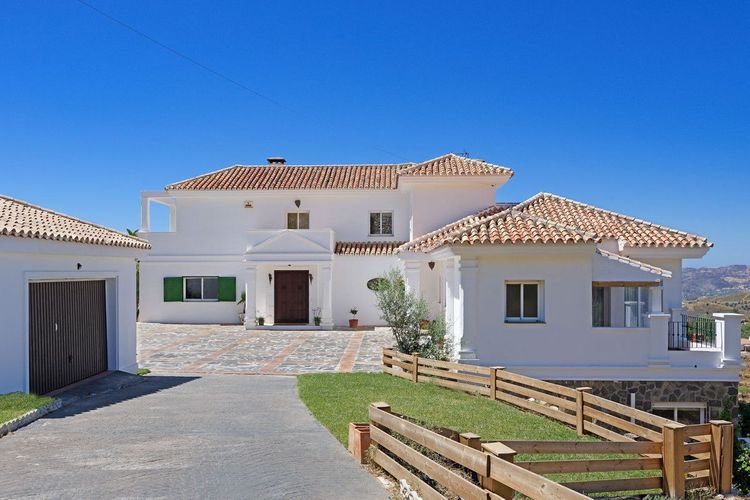 House | Resale in Mijas in Mijas Others, Costa del Sol - Photo 3