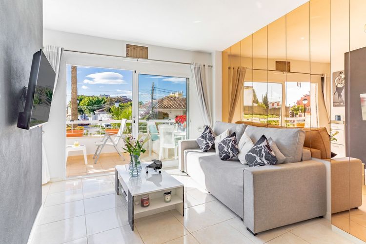 Apartment | Resale in Torreblanca in Torreblanca, Costa del Sol - Photo 4