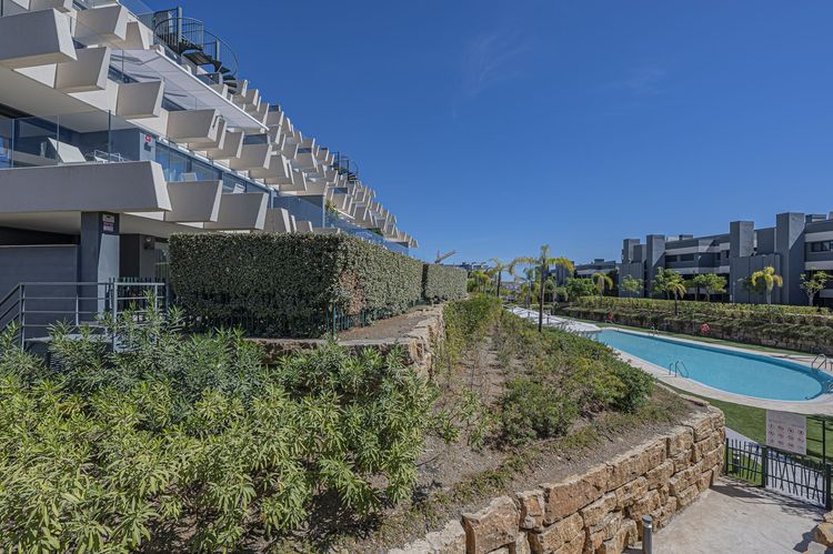 listing card gallery