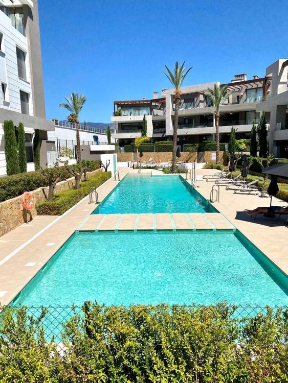 Apartment | Resale in New Golden Mile in New Golden Mile, Costa del Sol - Photo 2