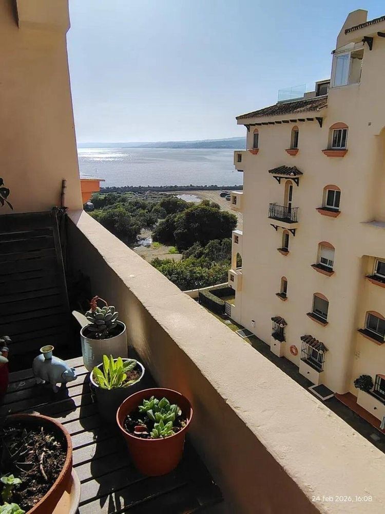Apartment | Resale in Estepona in Estepona, Costa del Sol - Main property photo