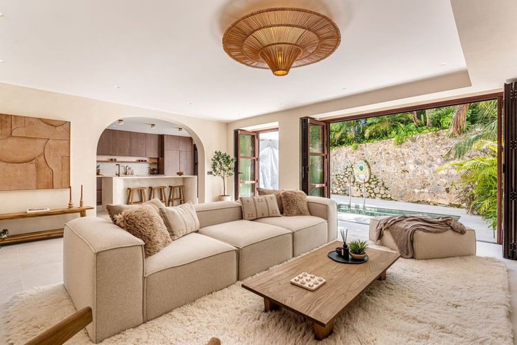 House | Resale in The Golden Mile - Development photo 1