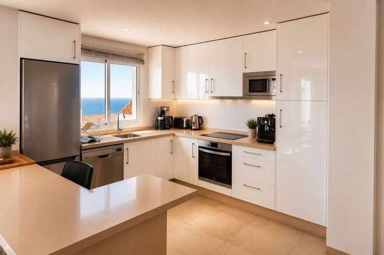 House | Resale in Nerja in Nerja, Costa del Sol - Photo 5