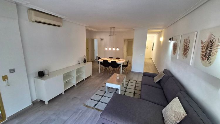 Apartment | Resale in Torrevieja in Torrevieja, Costa Blanca - Photo 4