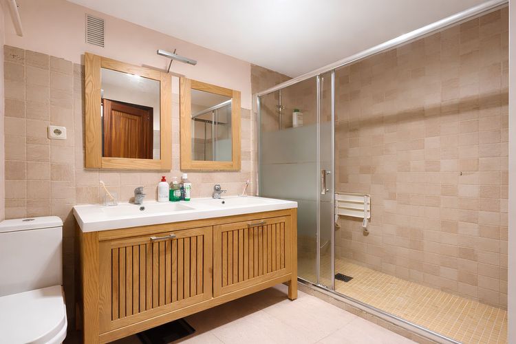 Apartment | Resale in Marbella in Marbella Others, Costa del Sol - Photo 2