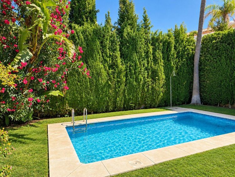 House | Resale in Selwo in Selwo, Selwo - La Concha-Resina Golf, Costa del Sol - Photo 5