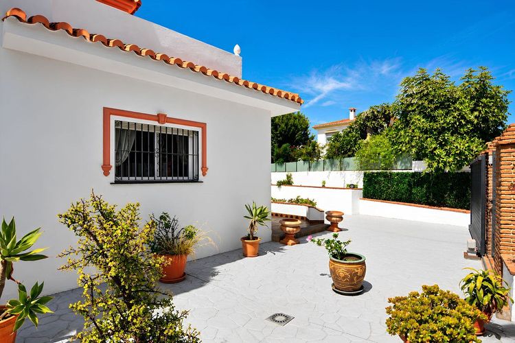 House | Resale in Mijas in Mijas Others, Costa del Sol - Photo 5