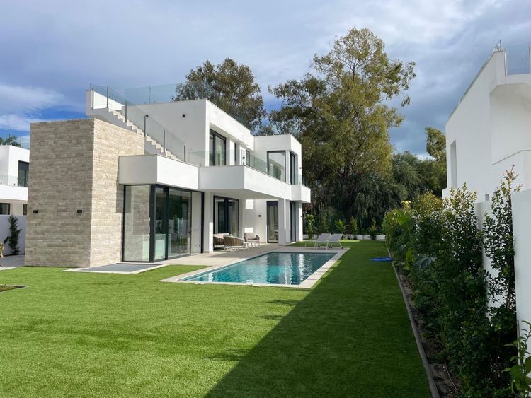 House | Resale in Estepona - Development photo 1