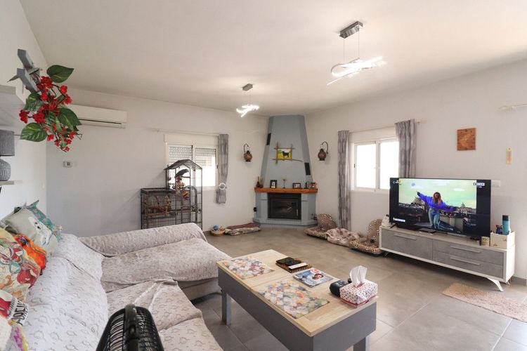 House | Resale in La Campaneta in La Campaneta, Costa Blanca - Photo 3