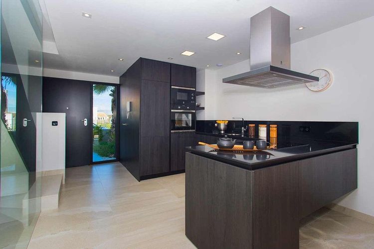 House | Resale in Algorfa in Algorfa, Costa Blanca - Photo 2