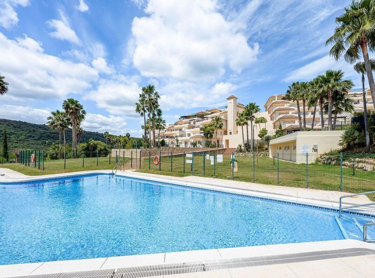 Apartment | Resale in San Roque in San Roque, Costa del Sol - Photo 2