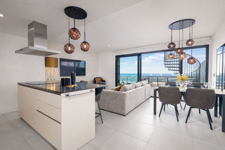 Penthouse | Resale in Selwo in Selwo, Costa del Sol - Photo 2