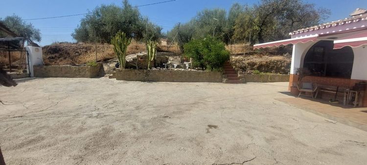 House | Resale in Riogordo in Riogordo, Costa del Sol - Photo 4