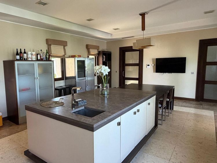 House | Resale in Sotogrande Alto in Sotogrande Alto, Sotogrande, Costa del Sol - Photo 2