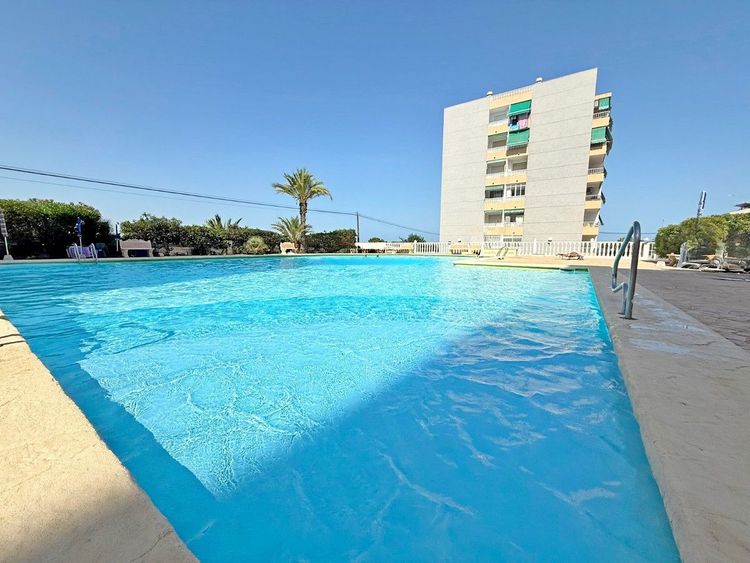 Apartment | Resale in Punta Prima in Punta Prima, Costa Blanca - Photo 4