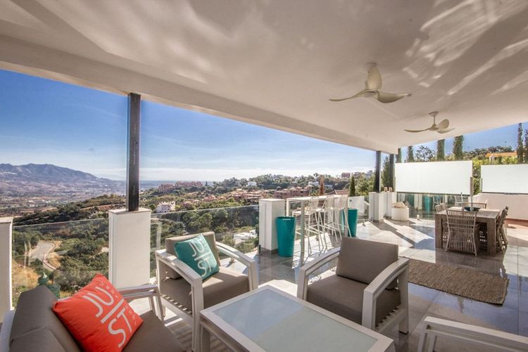 House | Resale in La Mairena in La Mairena, Ojén, Costa del Sol - Photo 2