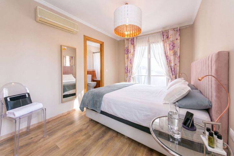 House | Resale in Mijas in Mijas Others, Costa del Sol - Photo 2