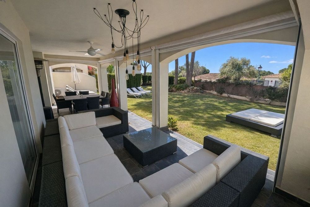 Apartment | Resale in Artola in Artola, Costa del Sol - Main property photo