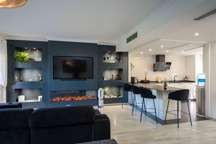 listing card gallery