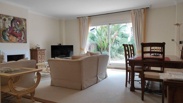 Apartment | Resale in Benahavís in Benahavís Others, Costa del Sol - Photo 4