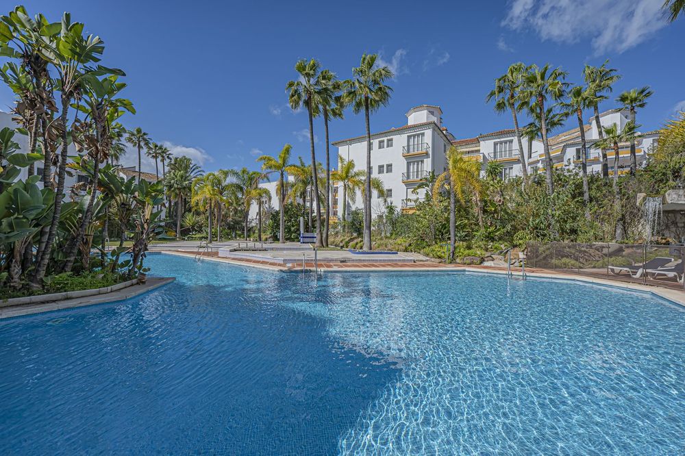 Apartment | Resale in Elviria in Elviria, Costa del Sol - Main property photo