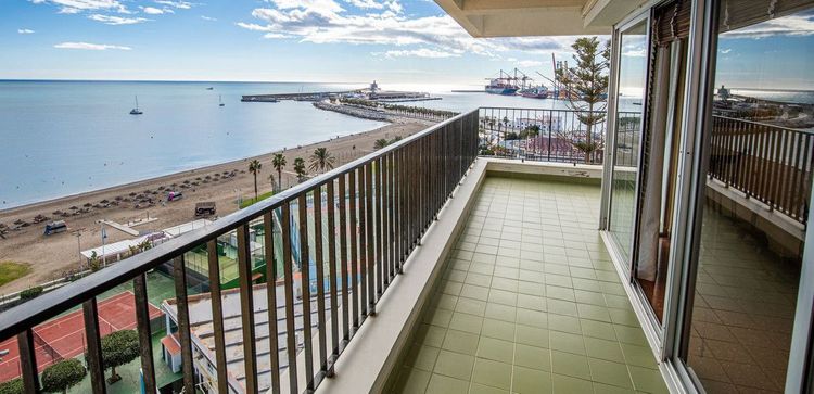 Apartment | Resale in Málaga Centro in Málaga Centro, Costa del Sol - Photo 3
