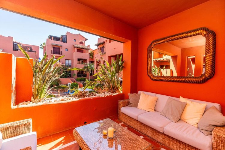 Apartment | Resale in Elviria in Elviria, Costa del Sol - Photo 5