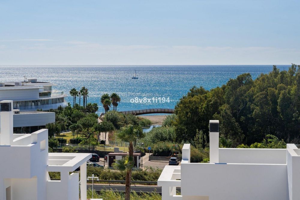Penthouse | Resale in Estepona in Estepona, Costa del Sol - Main property photo