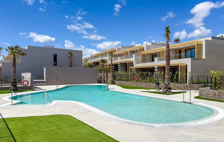 House | Resale in El Chaparral in El Chaparral, Costa del Sol - Photo 3
