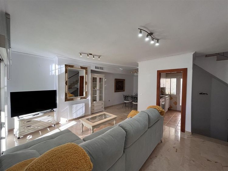 House | Resale in Costabella in Costabella, Costa del Sol - Photo 4