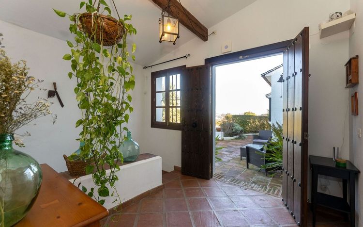 House | Resale in Alhaurín el Grande in Alhaurín el Grande, Costa del Sol - Photo 4