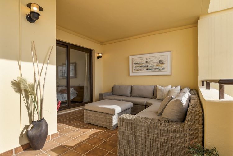 Apartment | Resale in Las Brisas in Las Brisas, Costa del Sol - Photo 5
