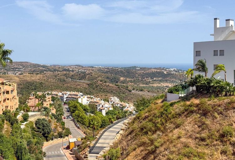 Apartment | Resale in La Cala de Mijas in La Cala de Mijas, Costa del Sol - Photo 4