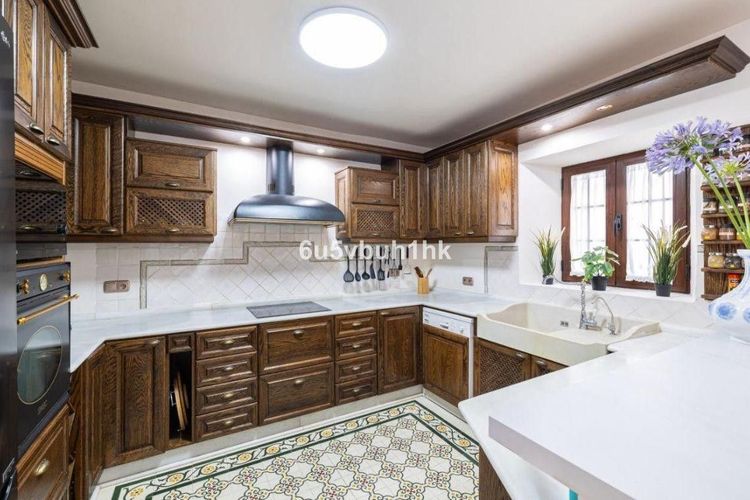 House | Resale in Fuengirola in Fuengirola Others, Costa del Sol - Photo 4