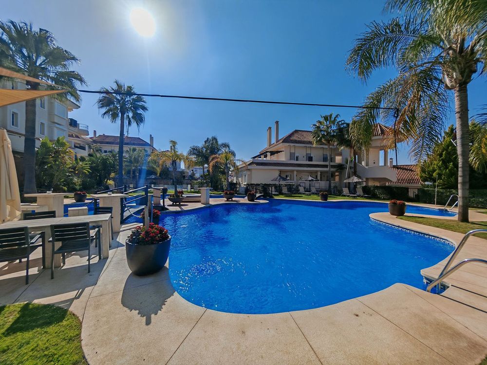 Apartment | Resale in Nueva Andalucía Others in Nueva Andalucía Others, Costa del Sol - Main property photo