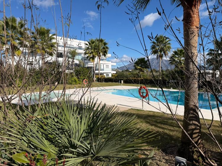Apartment | Resale in Estepona in Estepona, Costa del Sol - Photo 5