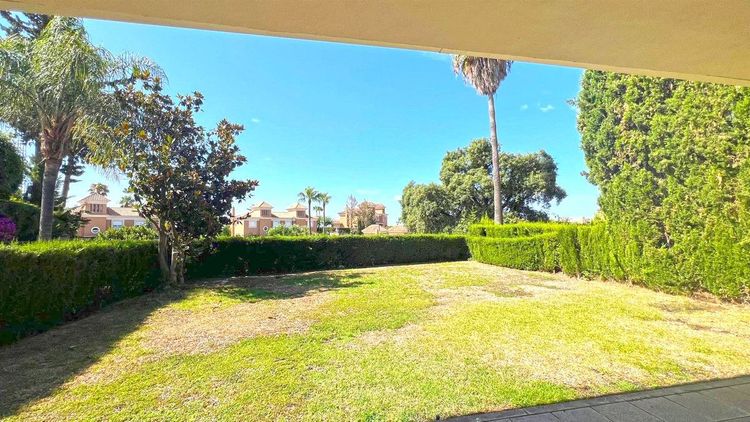 House | Resale in Marbella in Marbella Others, Costa del Sol - Photo 5