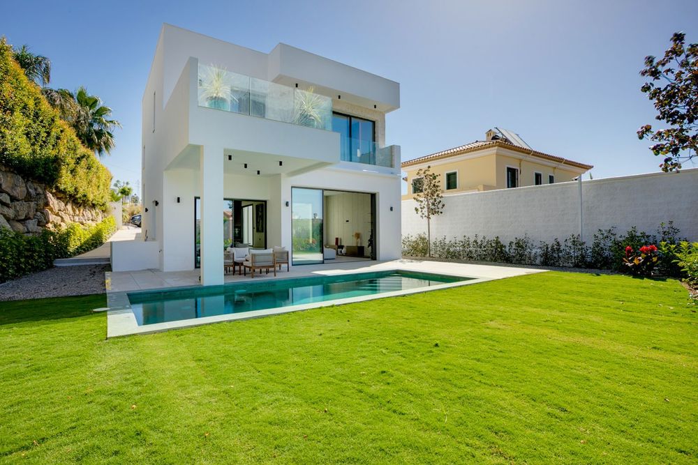 House | Resale in Estepona in Estepona, Costa del Sol - Main property photo