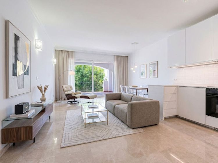 Apartment | Resale in La Quinta in La Quinta, Costa del Sol - Photo 2