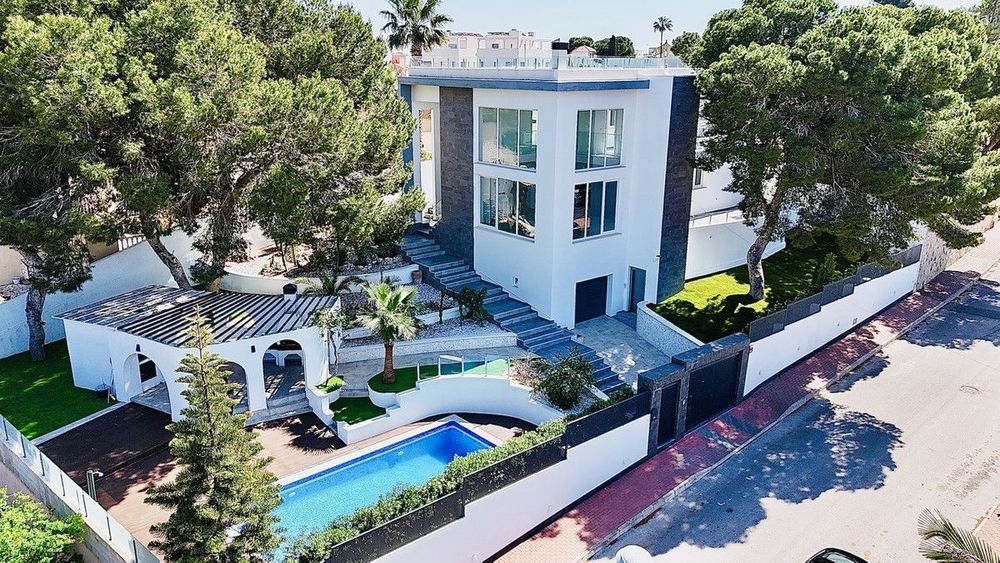House | Resale in Los Balcones in Los Balcones, Costa Blanca - Main property photo
