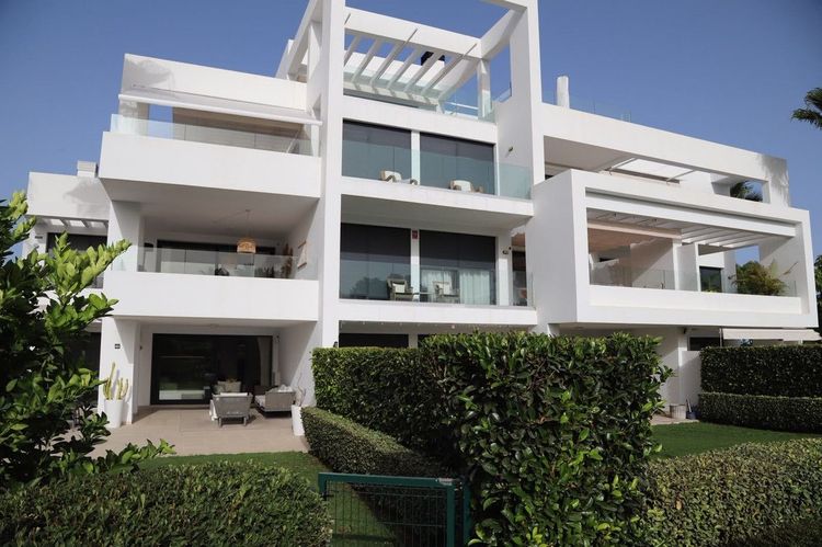 Apartment | Resale in Atalaya in Atalaya, Costa del Sol - Photo 4